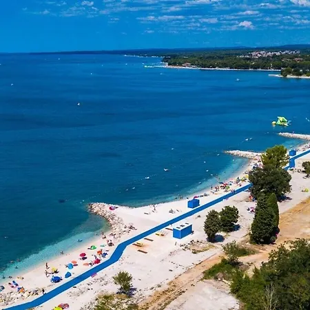 Senorita Mit Pool In * Pula